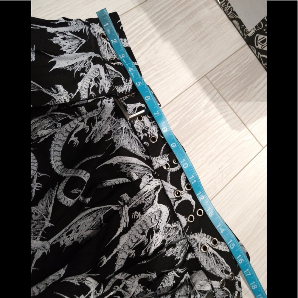Widow Dragon Skirt - Picture 7 of 8